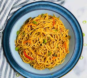 Veg Hakka Noodles
