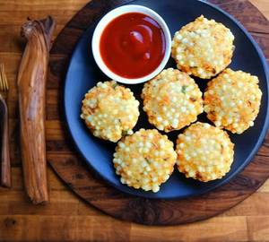 Sabudana Vada Plate 