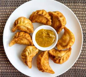 Simply chicken momos [fried]