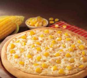 Cheese and corn pizza