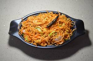 Schezwan Noodles Chicken