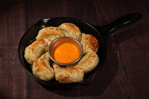 Vegetable Pan Fried Momos (8Pcs)