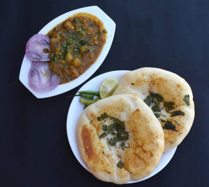 Chole Kulcha