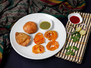 Samosa 3Ps + Kachori 2Ps + 200 Gram Jalebi 