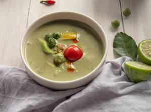 Jain Thai Green Curry With Vegetables
