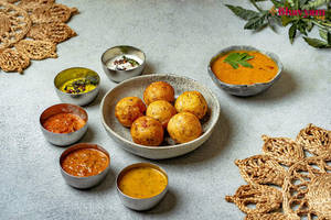 Kuzhi Paniyaram (kaaram) (6 Pcs)