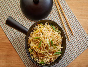 Egg Stir-fried Hakka Noodles