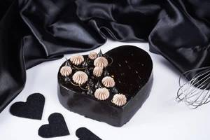 Chocolate Truffle Heart Cake (500gm)