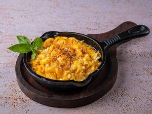 Traditional Baked Mac And Cheese