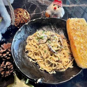 Truffle & Mushroom Spaghetti