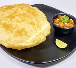 Chola Batura 