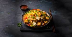 Paneer Garlic Noodles ( Exquisite Fusion Of Paneer And Garlic)