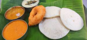 3 Idli and Vada