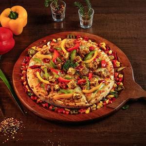 Spicy Bhuna Paneer Pizza