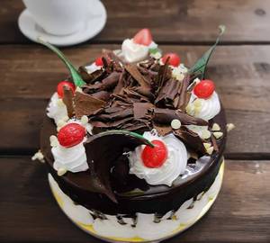 Black Forest Cake [500 grams]+Knife+Candle+Optional Tag