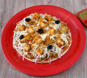 Chicken Paneer Pizza