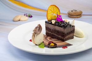 Hazelnut Chocolate Cake Slice (Eggless)