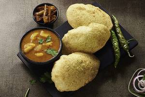 Matar Poori