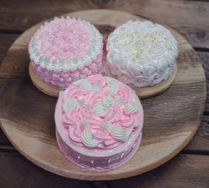 Floral Birthday Cake With Sparkling Candle (1.5 Lbs) ( 680 Grams )