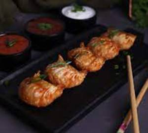 Chicken peri peri momos [fried]