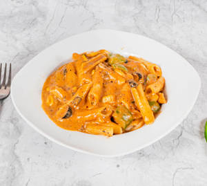 Mix sauce pasta
