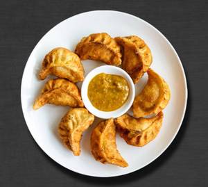 Paneer Fried Momos (6 Pcs)