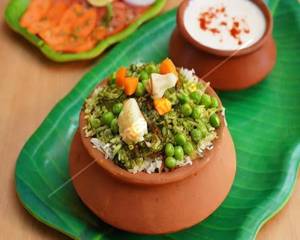 Veg Matka Hyderabadi Biryani