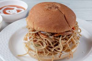 Noodles Burger