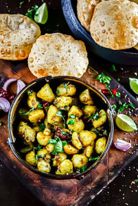 Aloo Jeera With 5 Poori