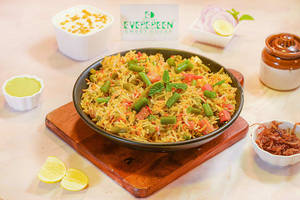Navratan Biryani With Raita