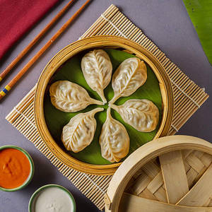 Chicken Steam Momos (8 Pcs)