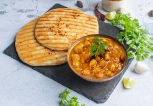 Punjabi Chola With Kulche