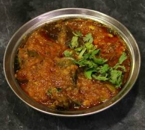 Stuffed Baingan (Shengdana Gravy)