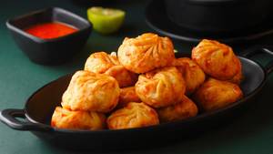 Veg. Fried Momos (8pcs)