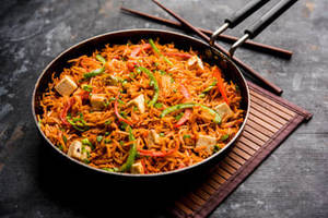 Veg Fried Rice with Special Schezwan Chutney [Serves 1]