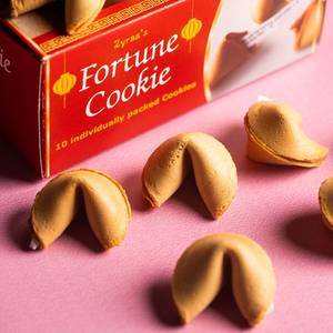 Zyraas fortune cookie box