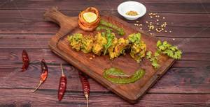 Pammi Da Lehsuni Chicken Tikka