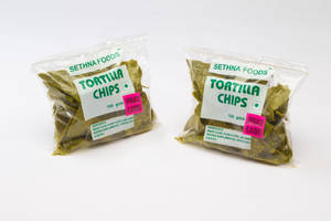 Spinach Flavoured Tortilla Chips [2 Packets, 200 Grams]