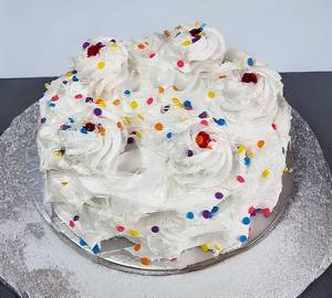 Eggless Whiteforest Cake (1 Pound)