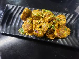 Veg Makhani Chicken Tikka Chaap