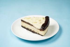 Baileys Alamode Cheesecake Slice (Contains Egg)