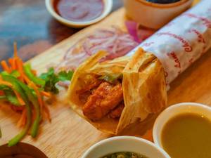 Chilli paneer roll