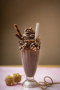 Kitkat Crunch Blast Shake