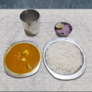 Chicken Curry + Plain Rice + Lemon Juice With Salad