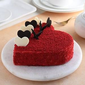 Eggless Red Velvat Heart Cake