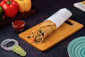 Veg Noodles Roll