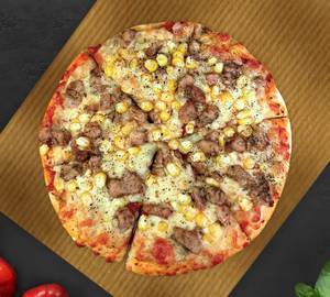 Chicken and corn pizza