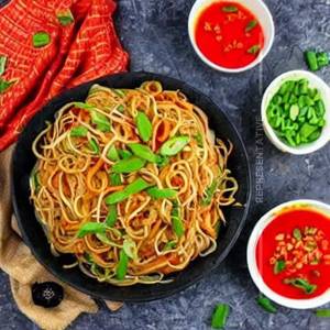 Chicken Sriracha Flat Noodles