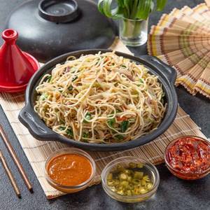 Veg Hakka Noodles (1000 Ml)