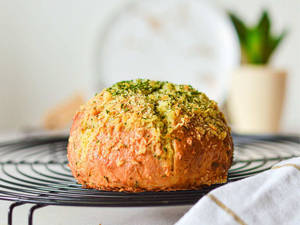 Korean Cream Cheese Garlic Bread [140 grams]